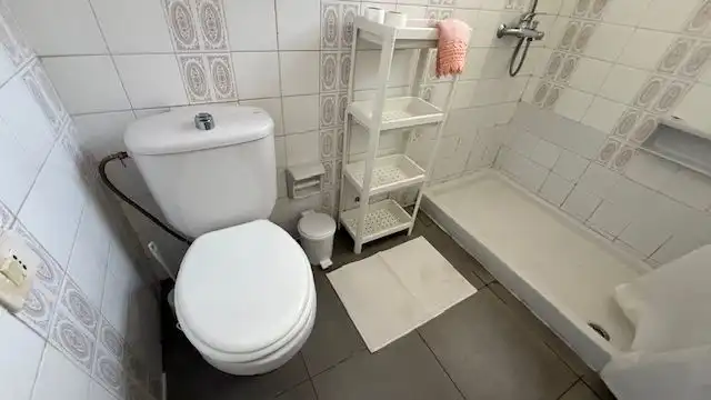 Baño de Piso de alquiler en El Rosario con Parquet, Terraza y Trastero