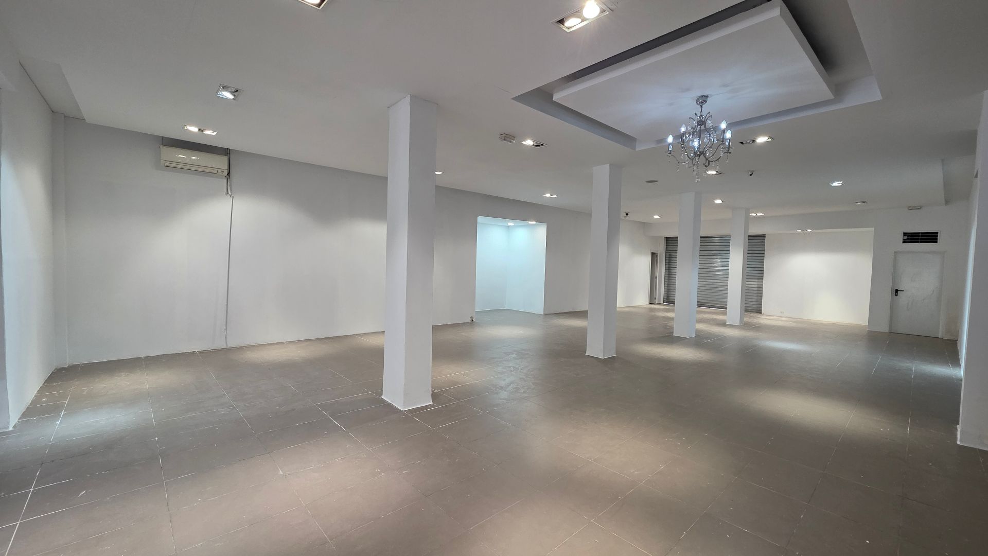 Local de lloguer a Avinguda de la Albufera, 5