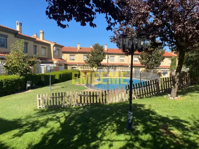 Casa aparellada amb terrassa en venda a Cuevas del Becerro, imagen 21