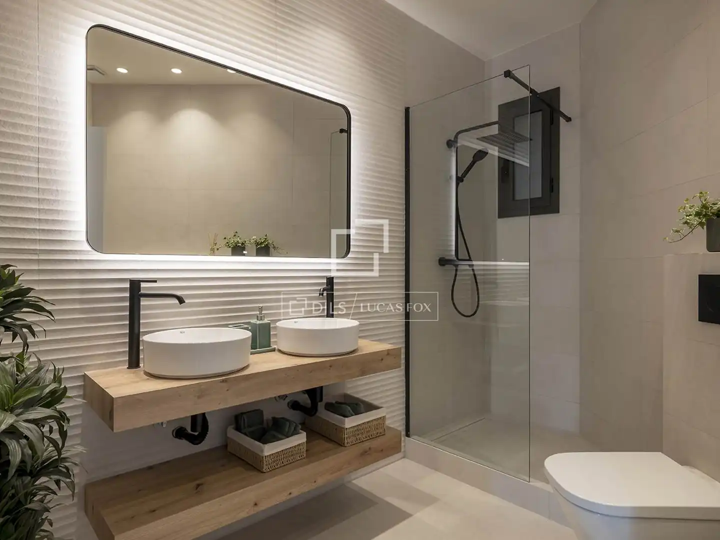 Badezimmer von Wohnung zum Verkauf in Barcelona mit Klimaanlage, Heizung und Balkon