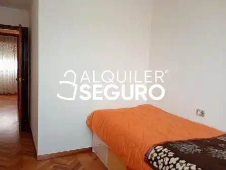 Habitación de Piso de alquiler en Culleredo con Calefacción, Terraza y Trastero