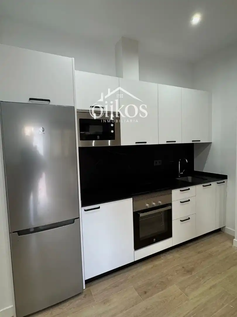 Cuina de Apartament en venda en Salamanca amb Calefacció