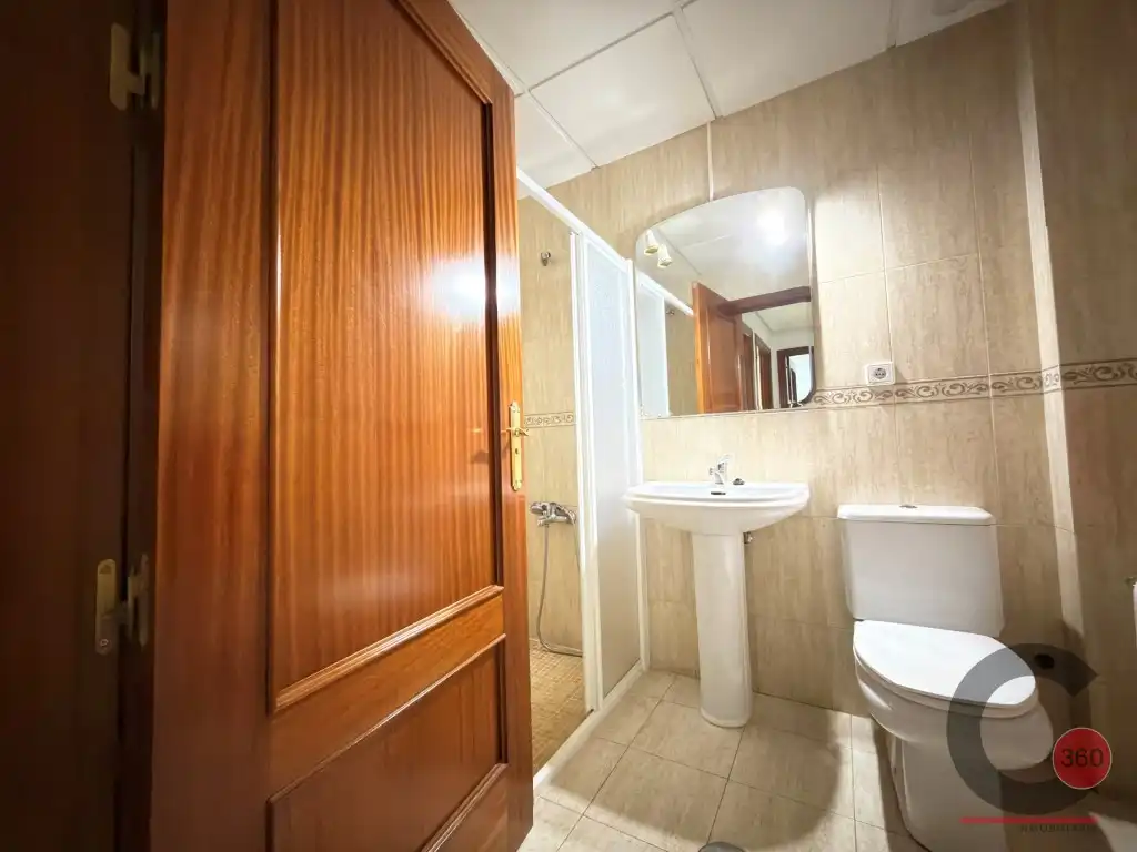 Bathroom of Flat for sale in Badajoz