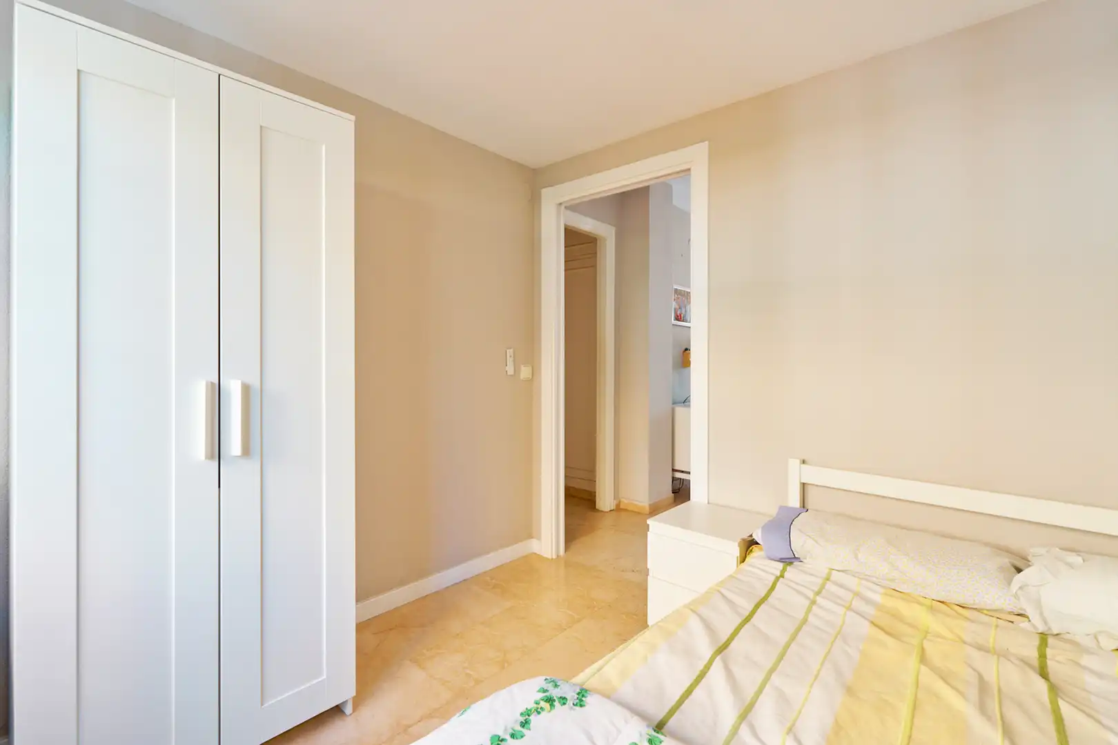 Schlafzimmer von Einfamilien-Reihenhaus zum Verkauf in Marbella mit Klimaanlage, Heizung und Terrasse