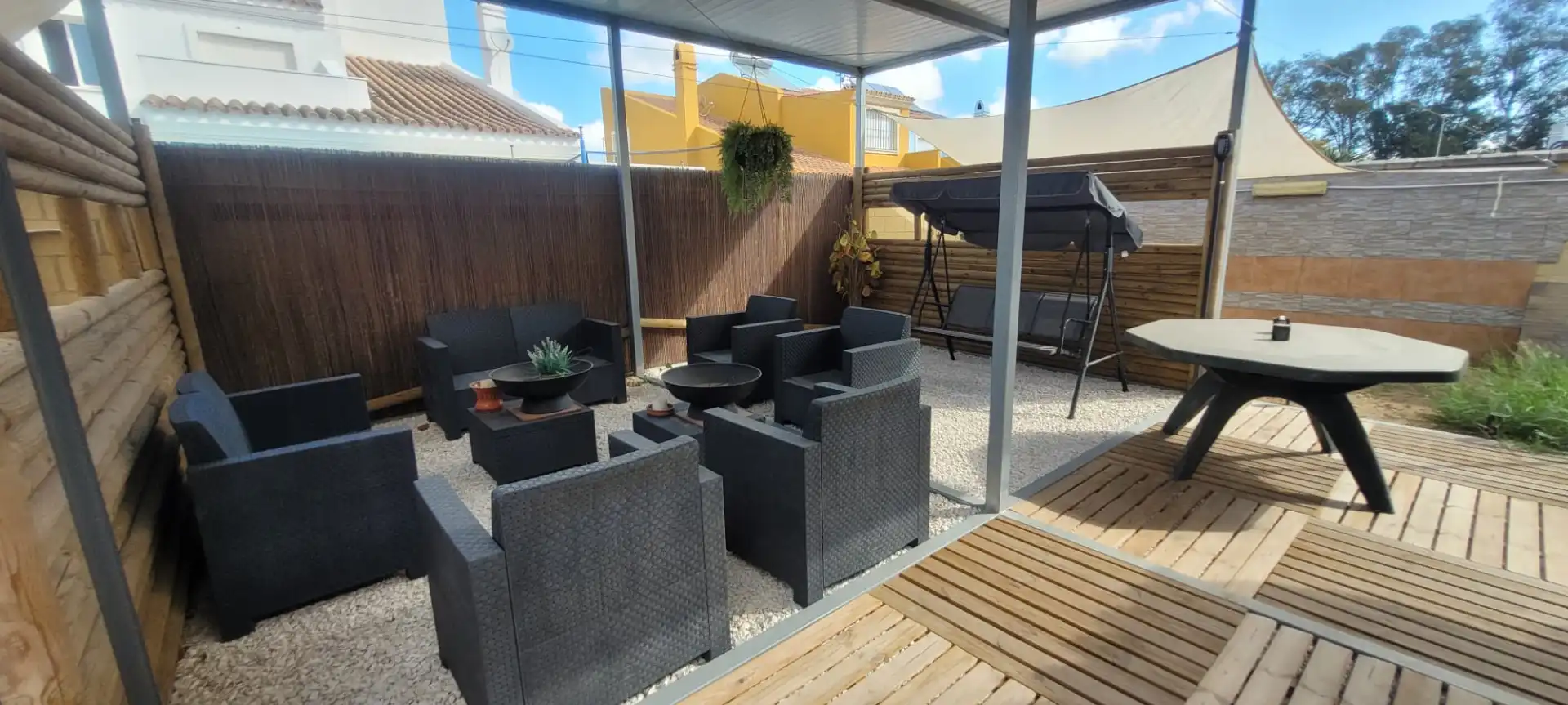 Terrassa de Casa adosada en venda en Los Barrios amb Aire condicionat, Jardí privat i Terrassa