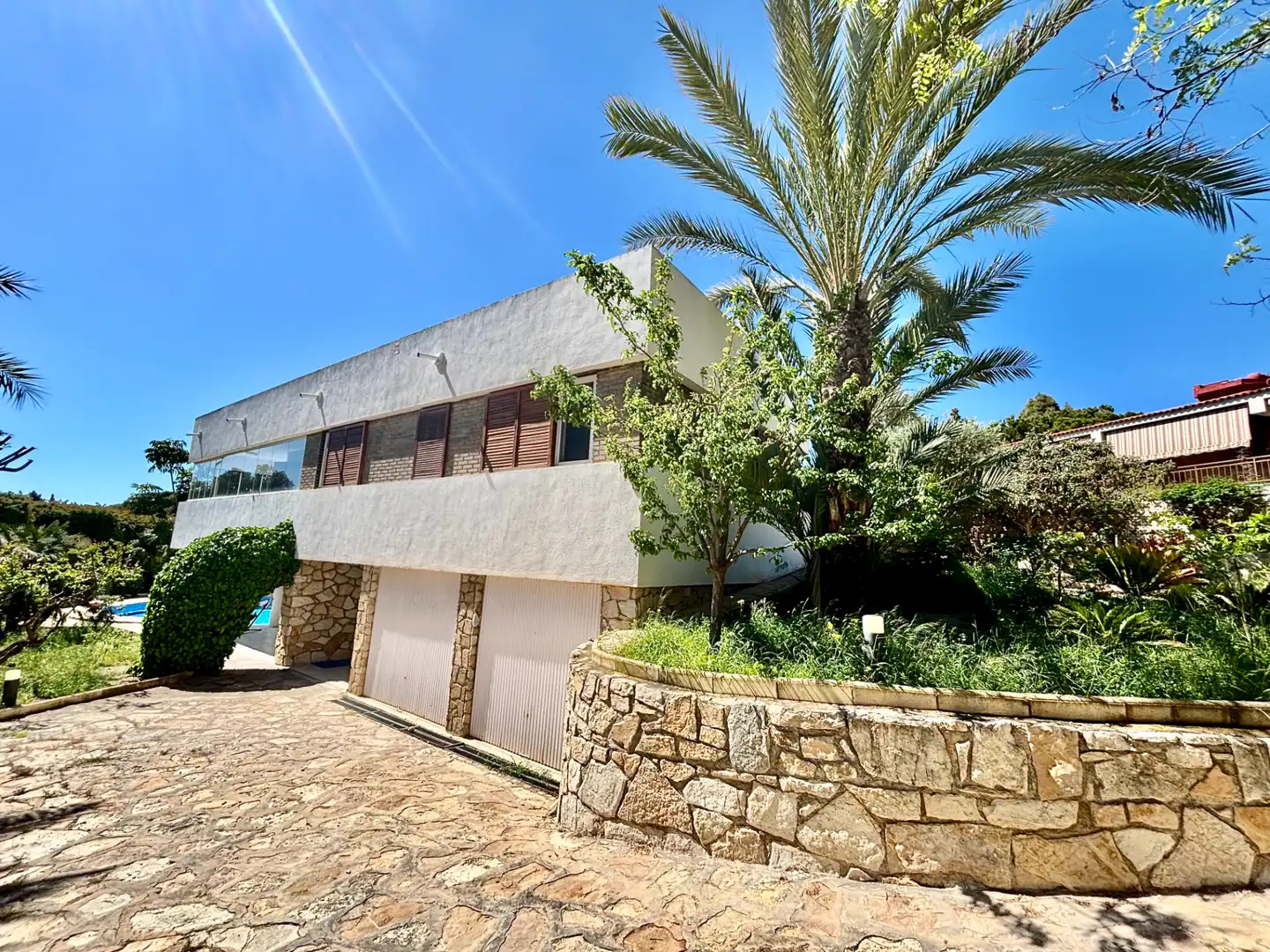 Vista exterior de Casa o xalet en venda en Alicante / Alacant amb Jardí privat, Terrassa i Traster