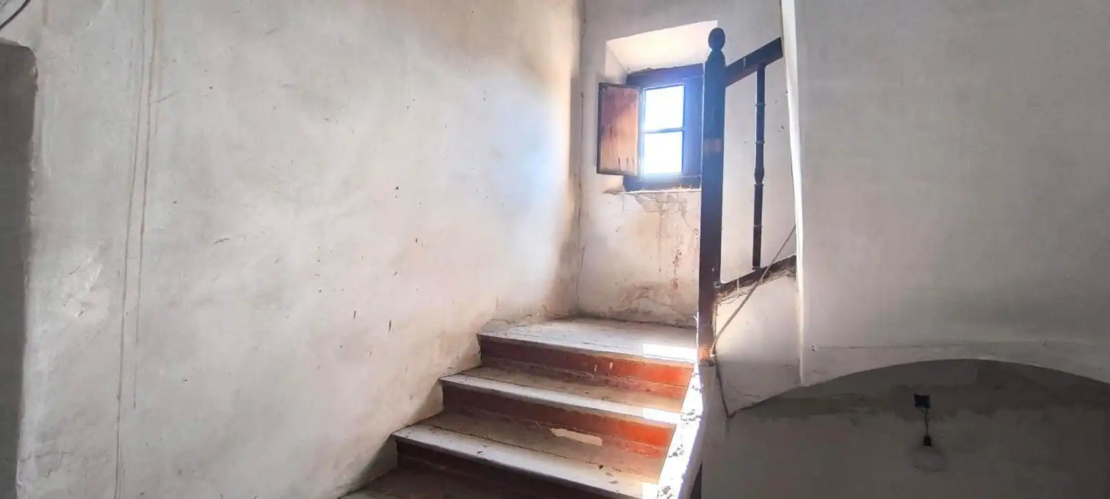 Houses for sale in Corera  with Storage room