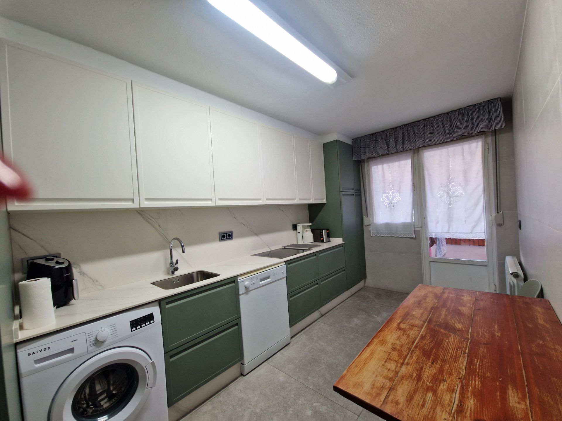 Cuina de Pis en venda en Avilés amb Calefacció, Parquet i Terrassa