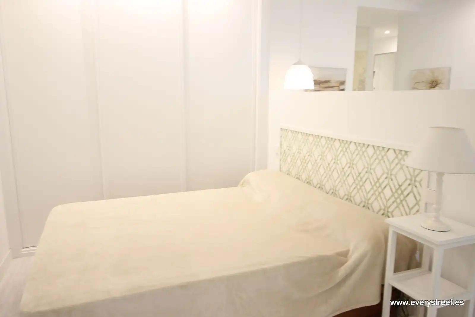 Dormitori de Loft de lloguer en Madrid amb Aire condicionat, Calefacció i Moblat