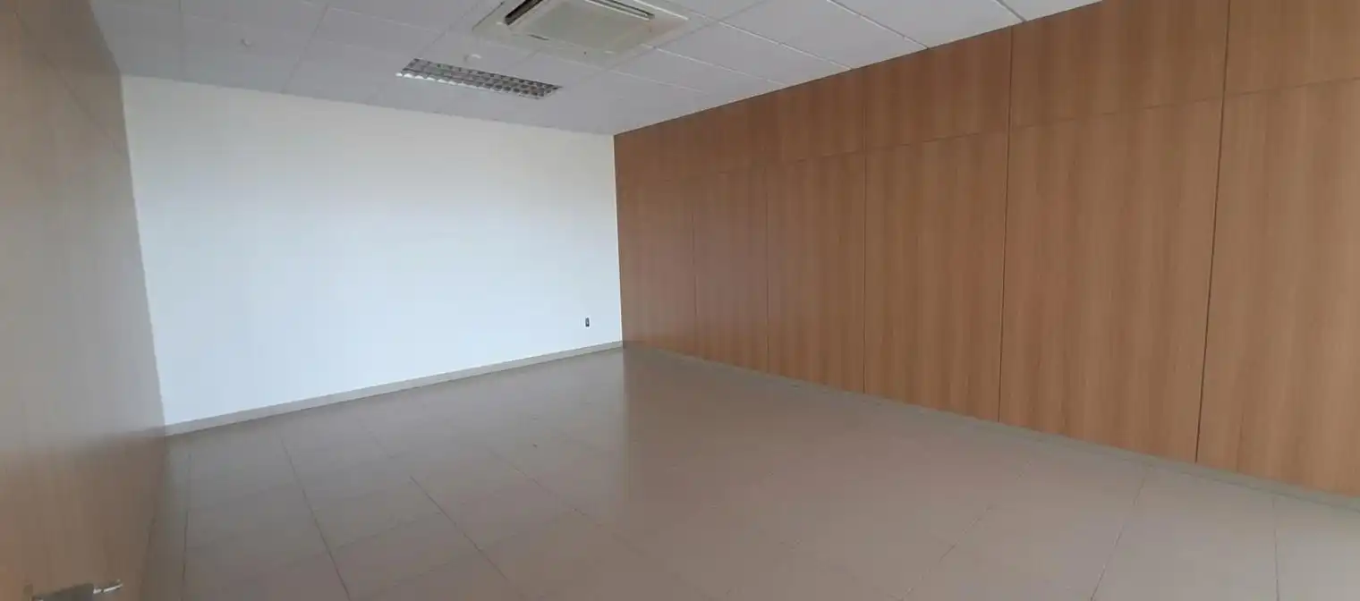 Fabrikhallen zur Miete in Lleida