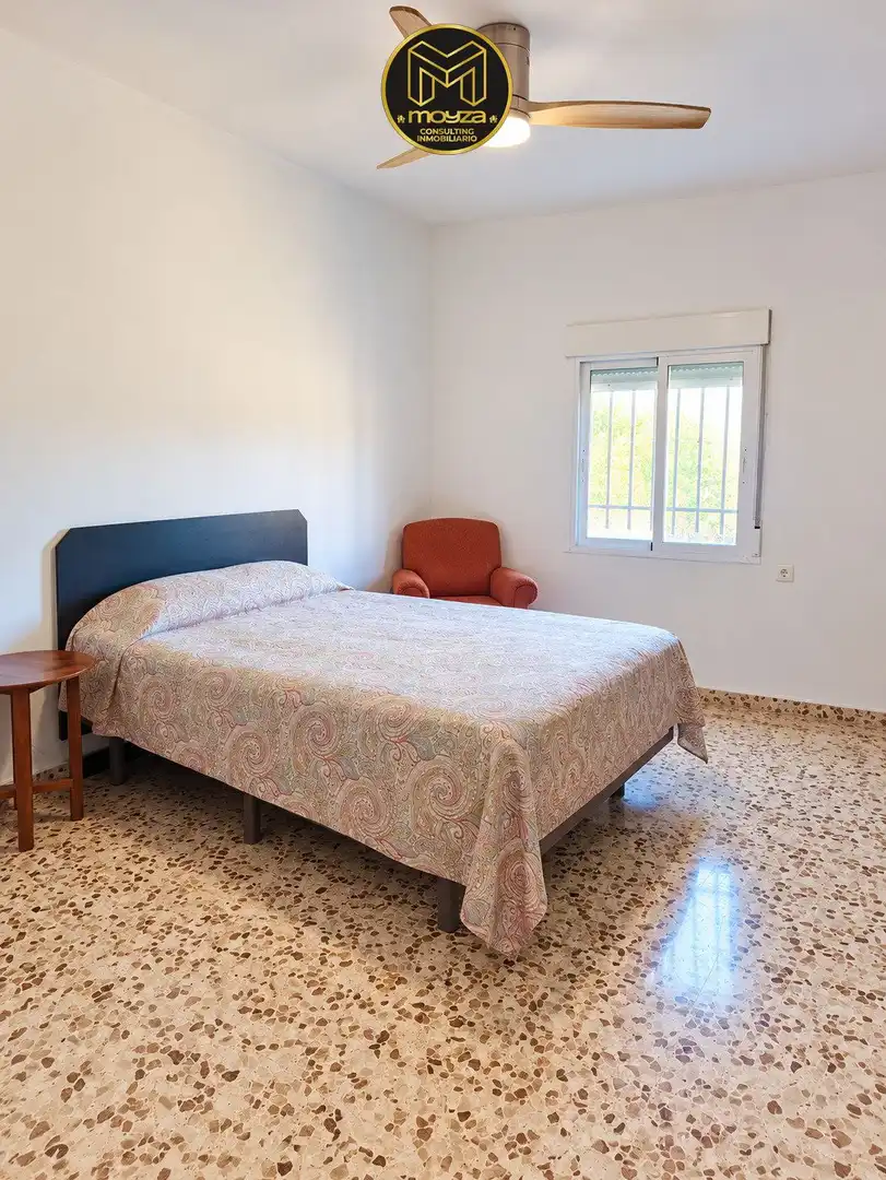 Detached house with garden for sale in Ctra. Circunvalación - La Magdalena, imagen 9