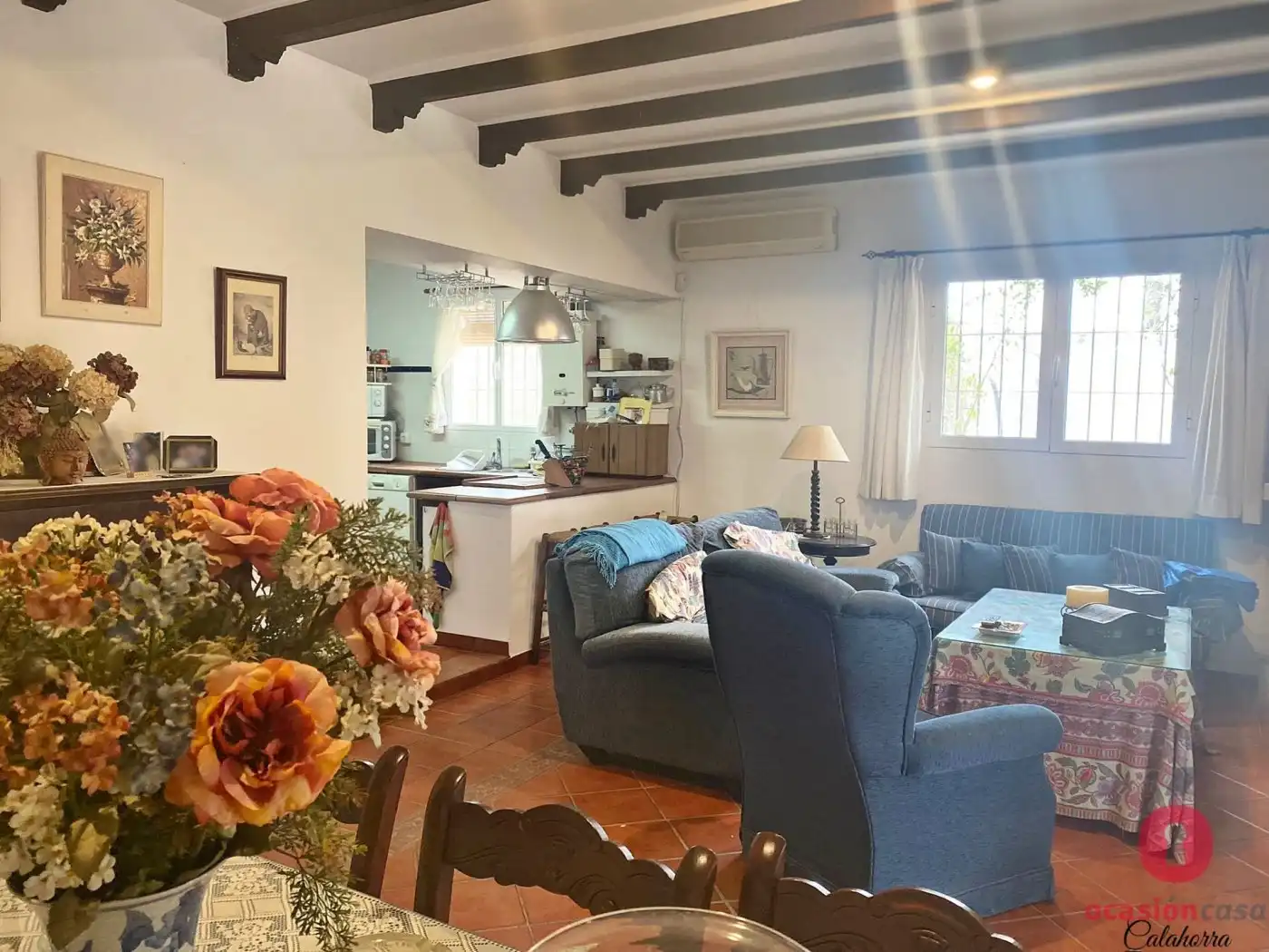 Living room of Country homes for sale in La Carlota  with Air Conditioner, Heating and Storage room