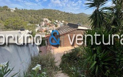 Vista exterior de Casa o xalet en venda en Canyelles amb Jardí privat i Terrassa