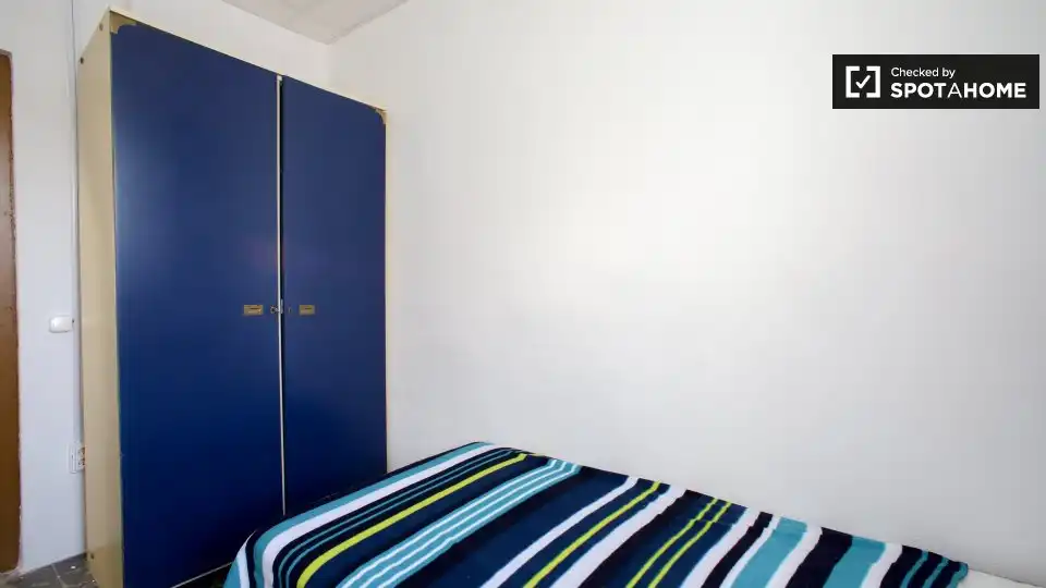 Bedroom of Flat for rent in Valencia  with Air Conditioner, Heating and Furnished