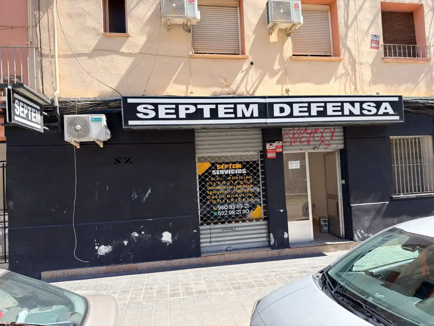 Office for sale in Valencia  with Air Conditioner and Alarm