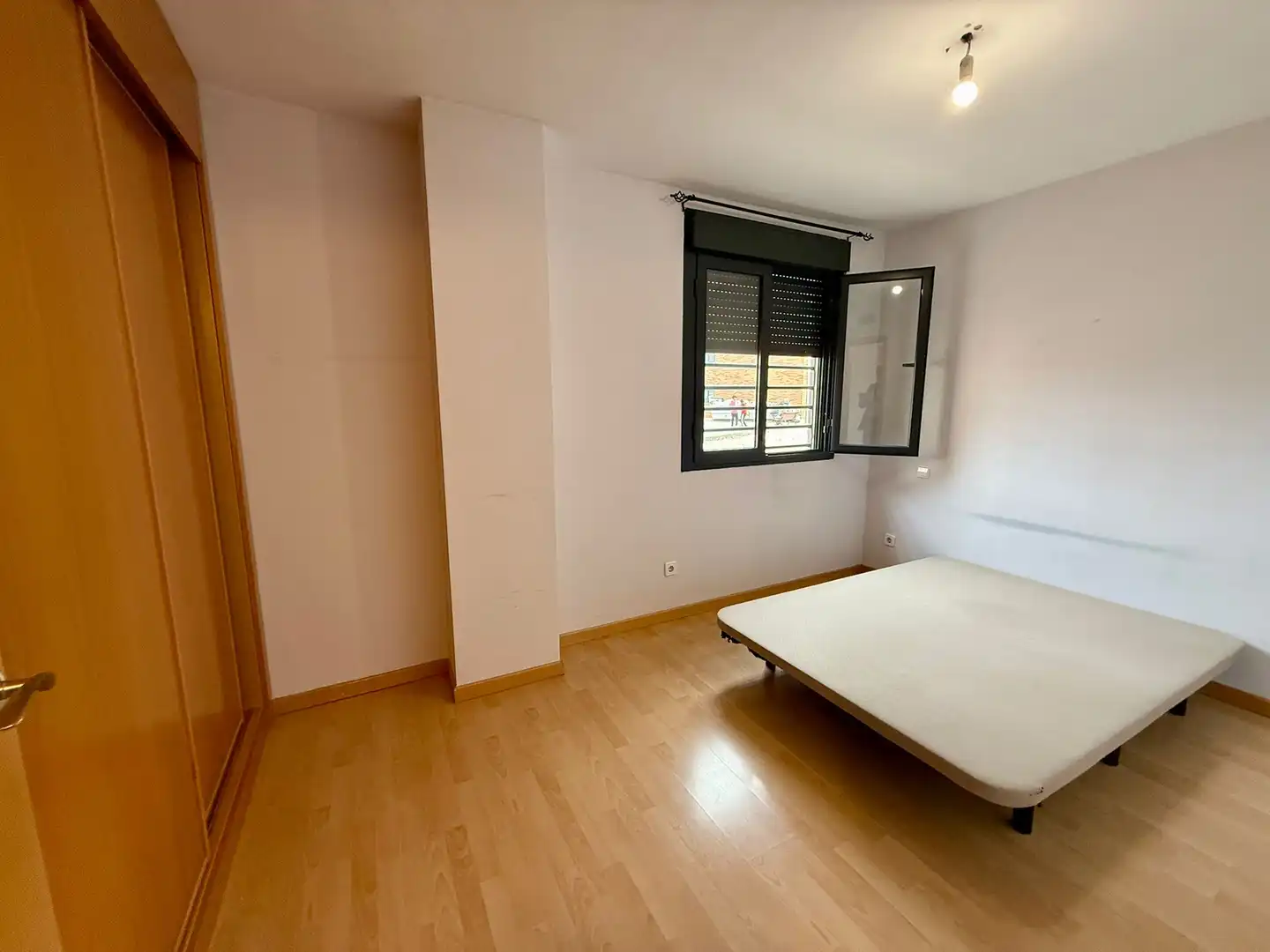 Habitación de Piso en venta en Cedillo del Condado con Aire acondicionado, Trastero y Piscina