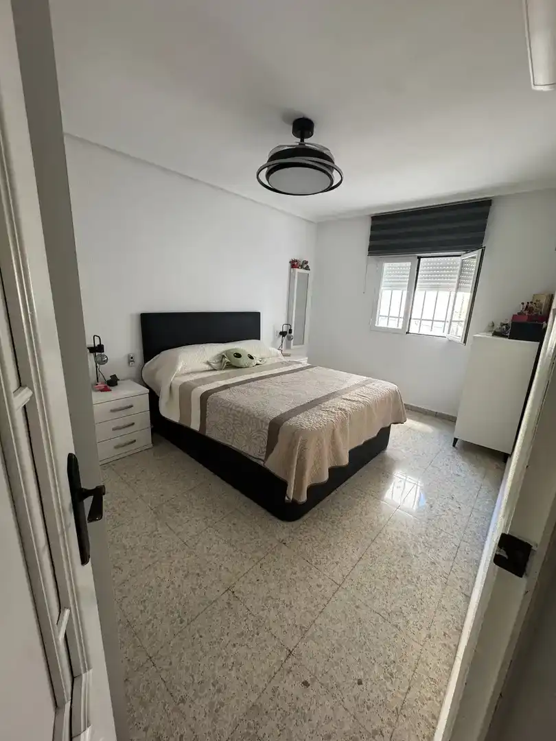 Dormitori de Pis en venda en Jaén amb Aire condicionat i Balcó