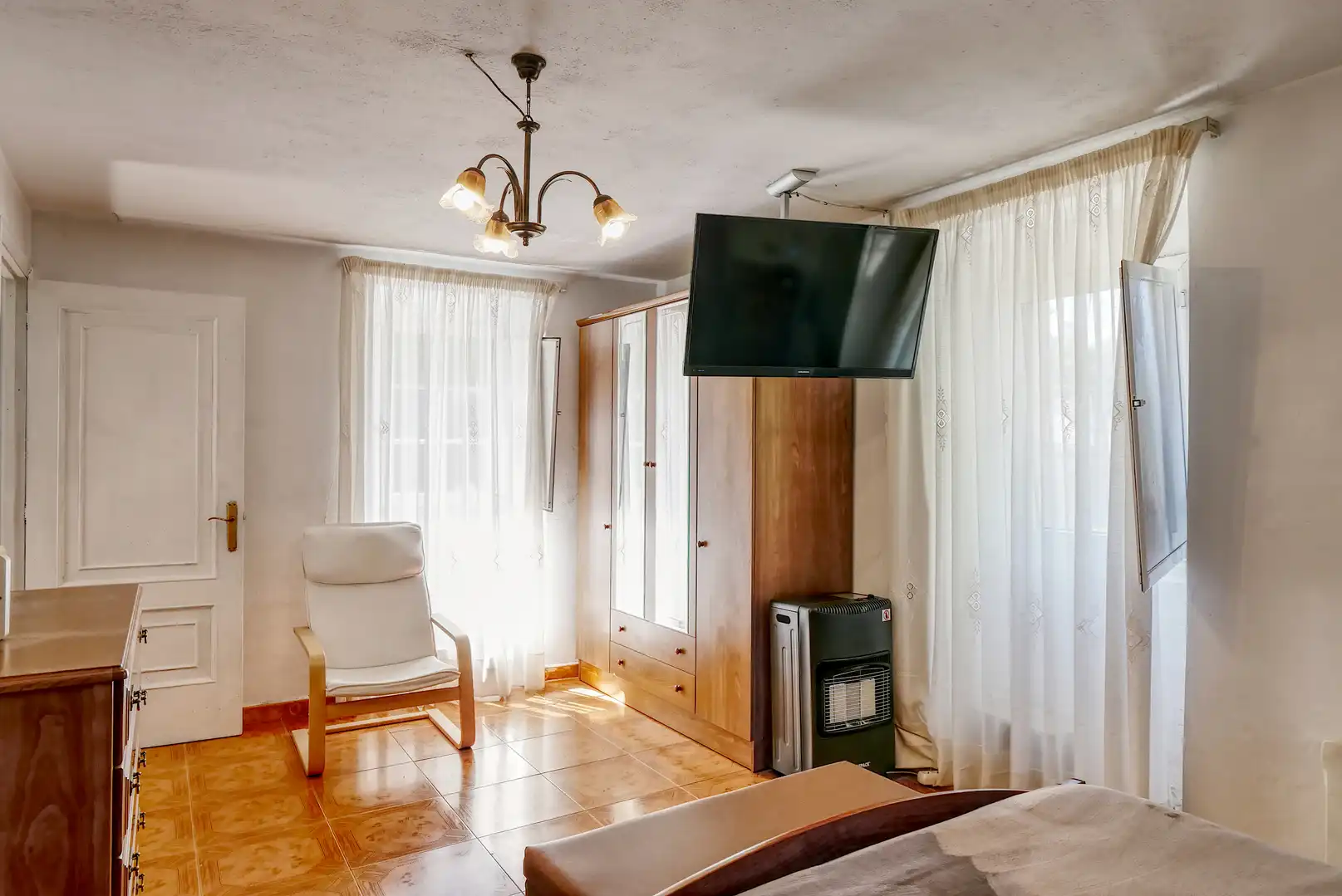 Dormitori de Casa o xalet en venda en Guitiriz amb Jardí privat, Moblat i Forn