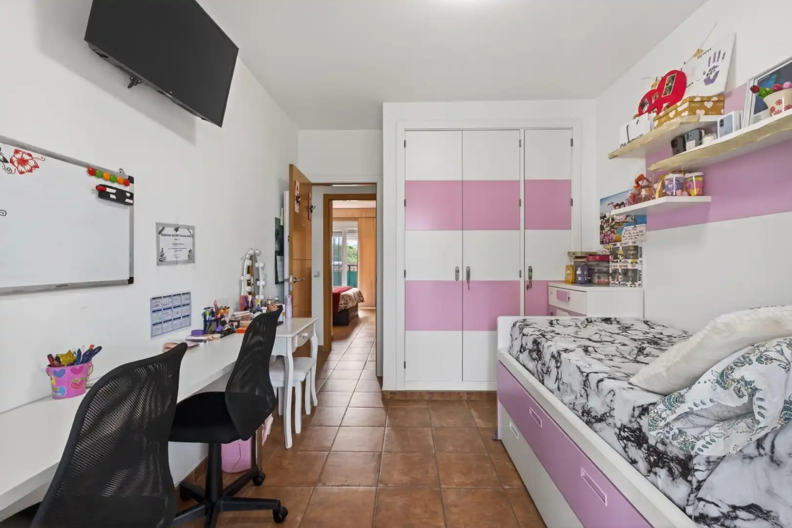 Habitación de Casa adosada en venta en Alhaurín de la Torre con Aire acondicionado, Terraza y Trastero