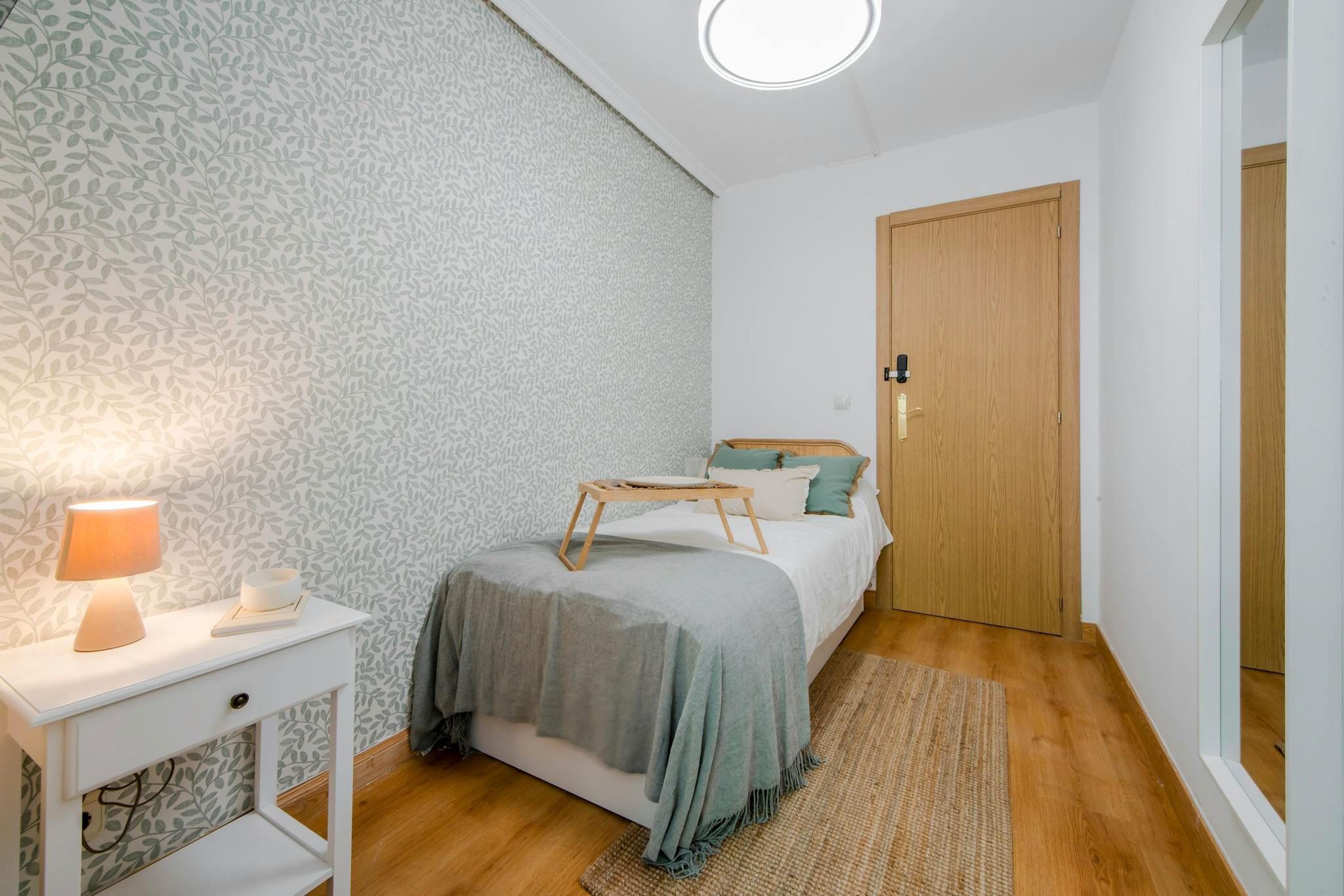Bedroom of Flat to share in  Madrid Capital  with Heating, Washing machine and TV