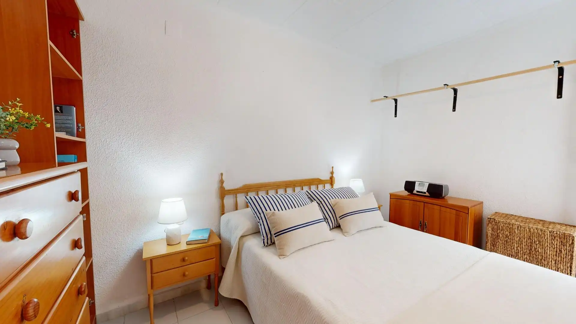 Dormitori de Casa adosada en venda en Torrevieja amb Aire condicionat i Terrassa