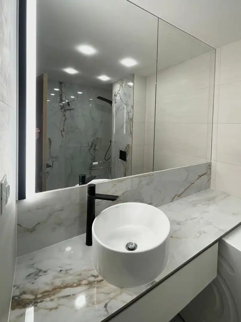 Bathroom of Apartments for rent in Estepona  with Air Conditioner, Heating and Terrace