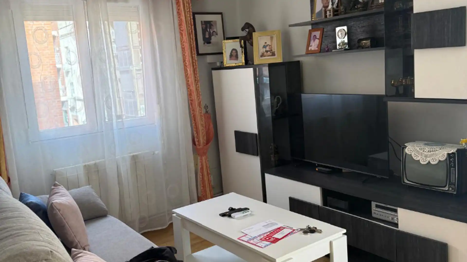 Sala d'estar de Pis en venda en  Madrid Capital amb Calefacció