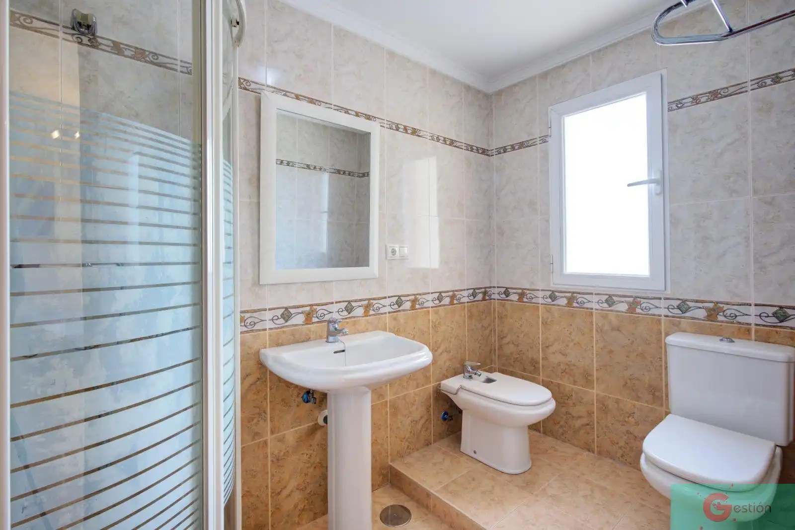 Chalet con piscina en venta en Peligros, imagen 15
