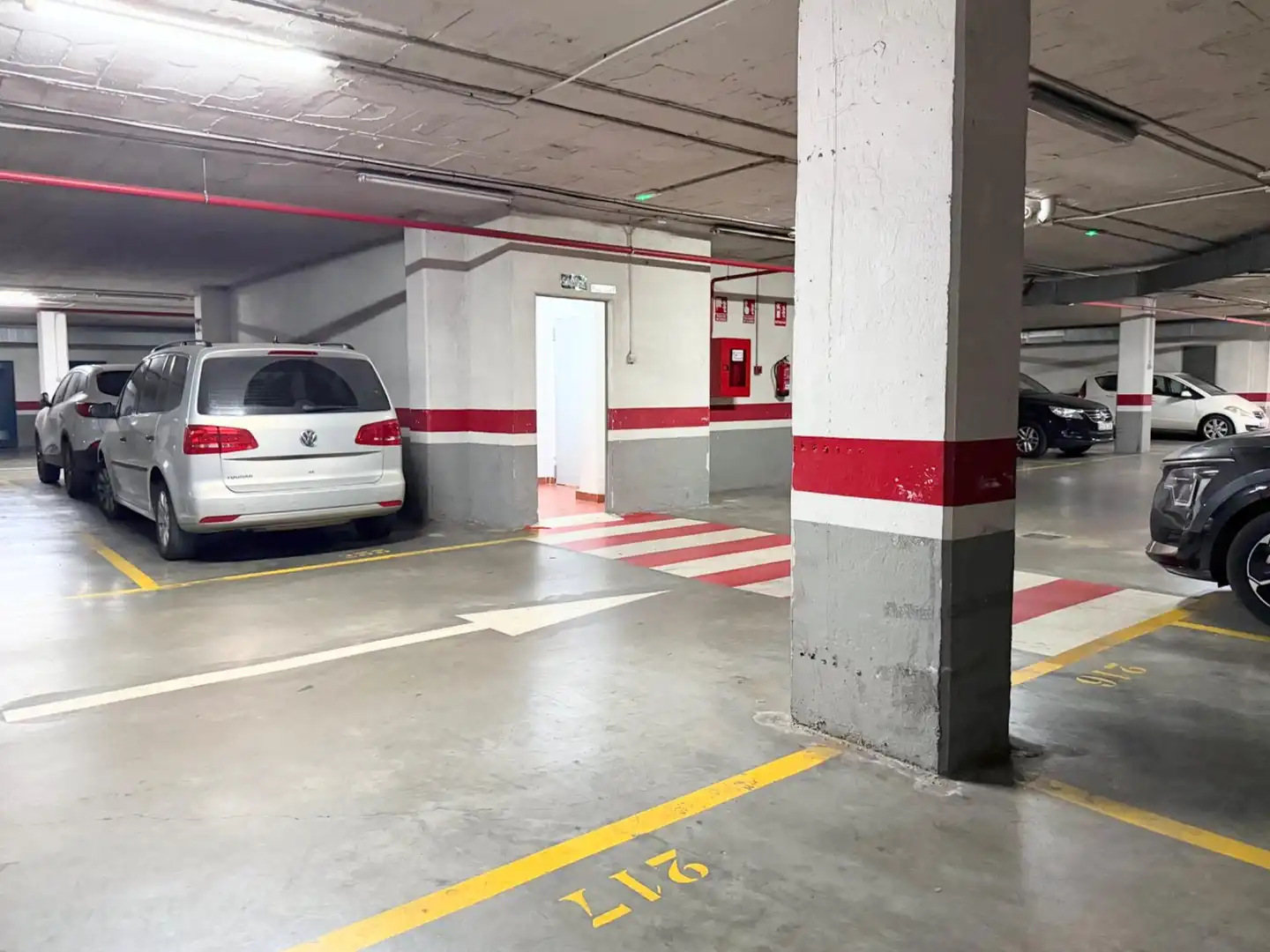 Aparcament de Pis en venda en Sevilla amb Aire condicionat, Calefacció i Traster