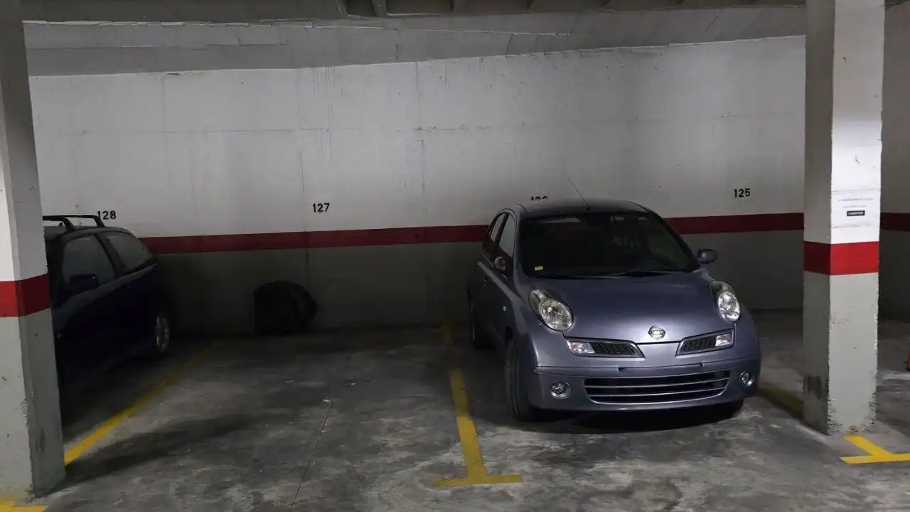 Parkplatz von Dachboden zur Miete in El Campello mit Klimaanlage, Parkett und Möbliert