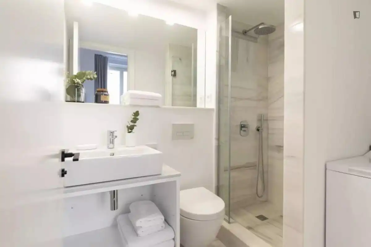Study for rent in Cortes - Huertas