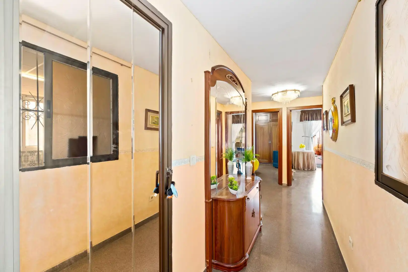 Piso en venta en Calle DEVESA, Altozano - Conde Lumiares