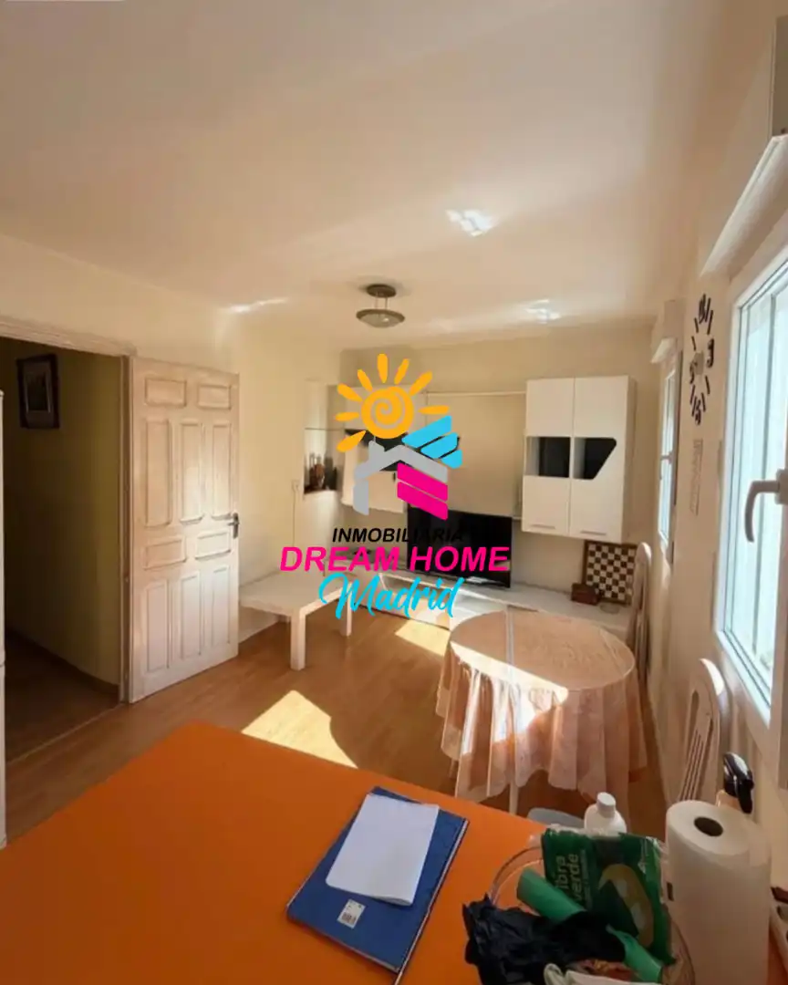 Vista exterior de Piso en venta en Madrid con Balcón