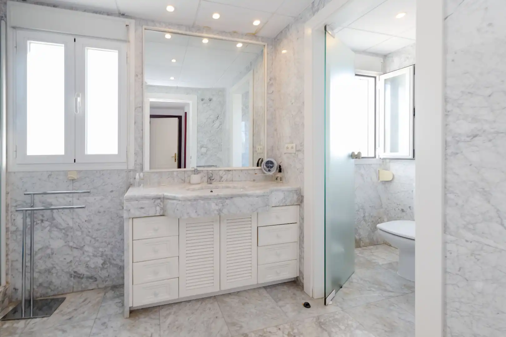 Baño de Ático en venta en Marbella con Aire acondicionado, Calefacción y Terraza