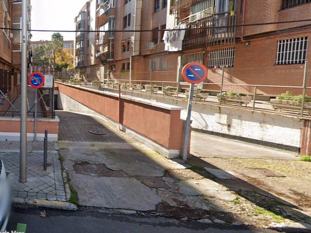 Garaje en Alquiler en Calle de Prieto Ureña, 14 en Nueva España