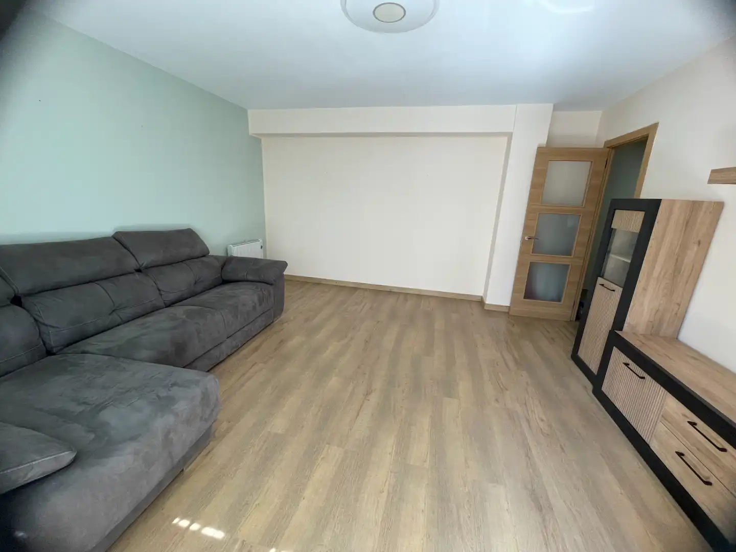 Living room of Flat for rent in Vigo   with Heating, Parquet flooring and Storage room
