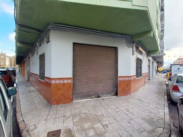 Local comercial en venda a Llombai