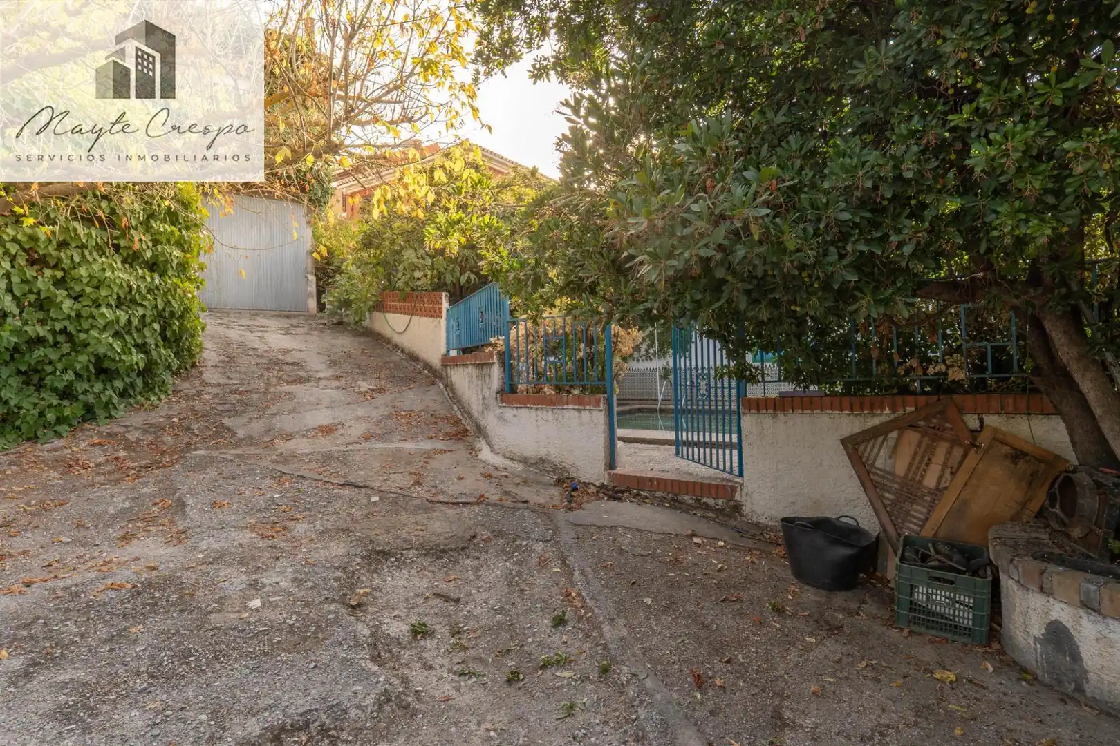 Vista exterior de Casa o xalet en venda en La Zubia amb Calefacció, Jardí privat i Terrassa