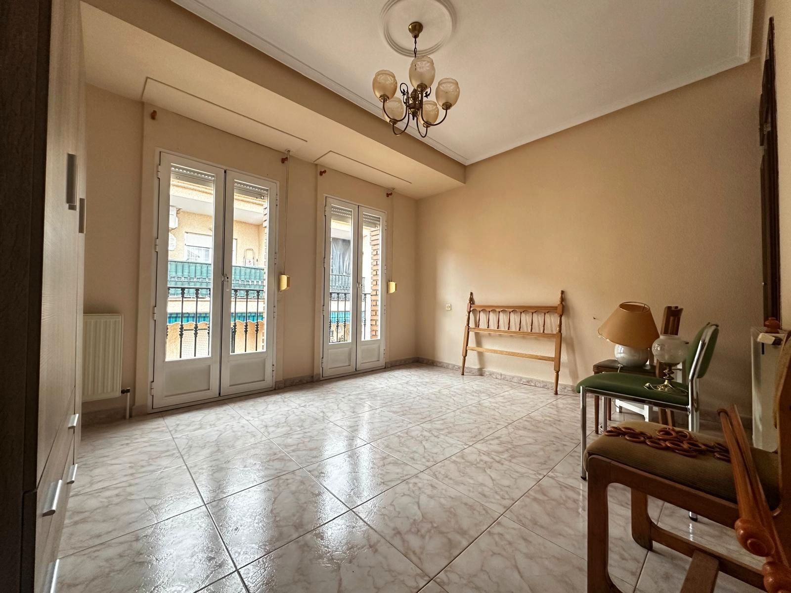 Sala d'estar de Pis en venda en Quintanar de la Orden amb Balcó