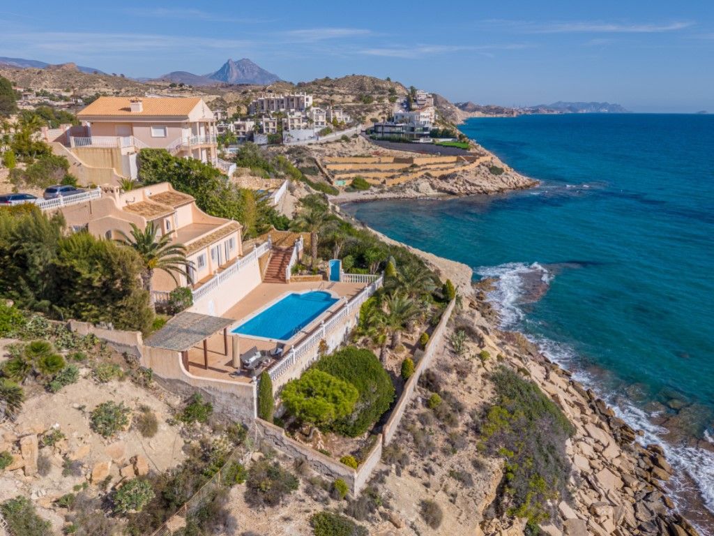 Vista exterior de Casa o chalet en venta en El Campello con Aire acondicionado, Jardín privado y Terraza