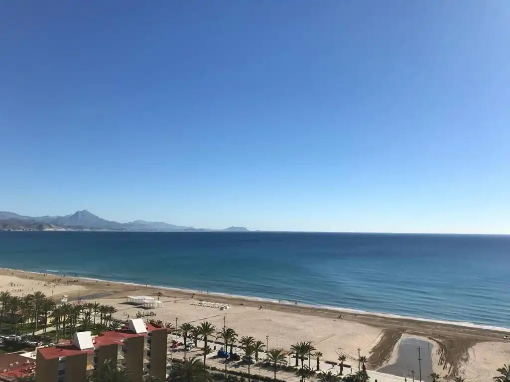 Außenansicht von Wohnungen zum Verkauf in Alicante / Alacant mit Terrasse und Balkon