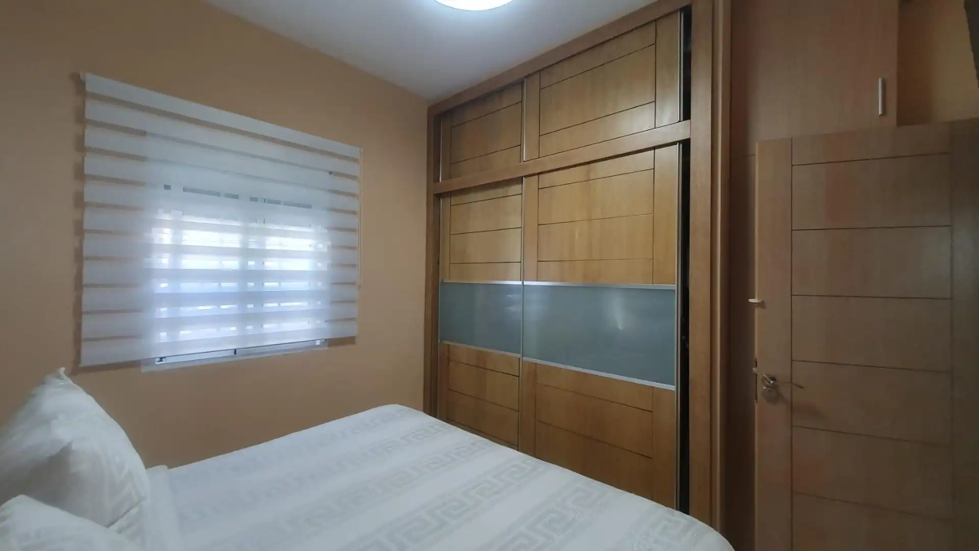Dormitori de Pis de lloguer en Málaga amb Aire condicionat, Parquet i Moblat