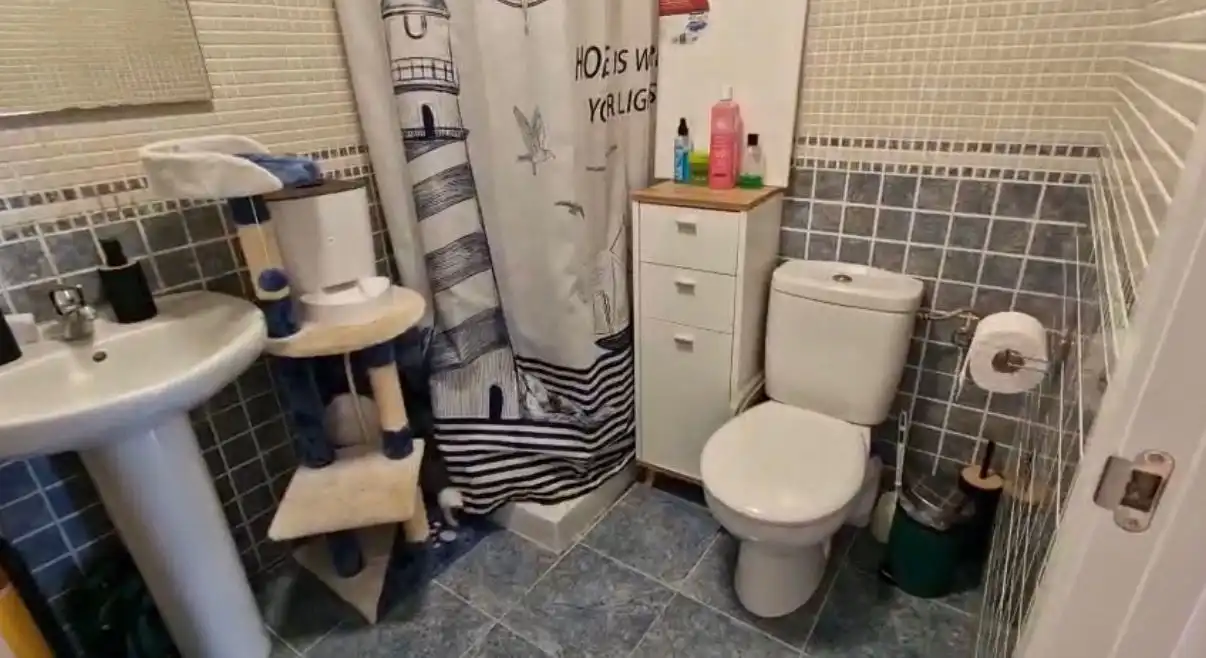Baño de Casa adosada de alquiler en Bellreguard con Aire acondicionado, Amueblado y Horno