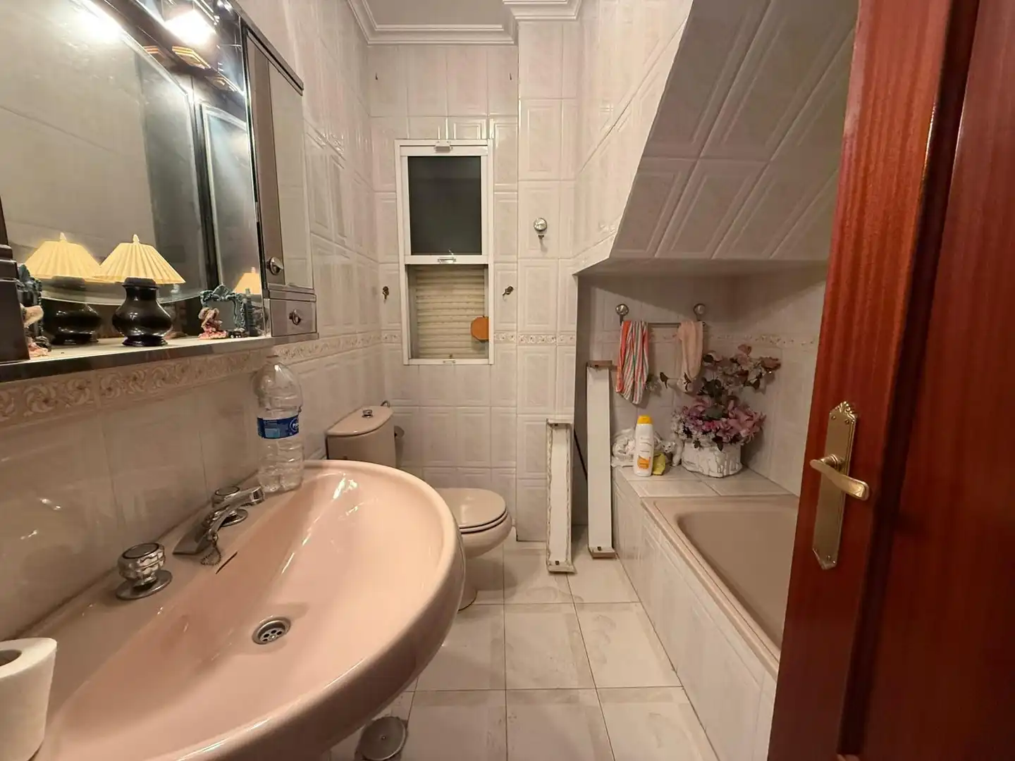 Bathroom of Houses for sale in Sevilla