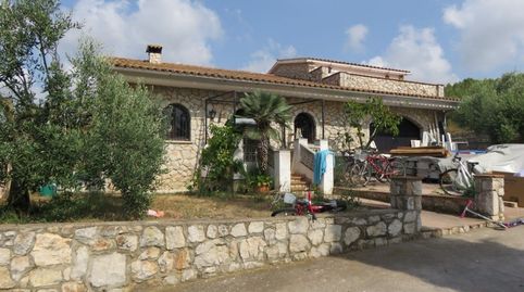 Masía reformada con 15,6 ha de terreno, piscina, pozo y vistas a la montaña en Canyelles, imagen 4
