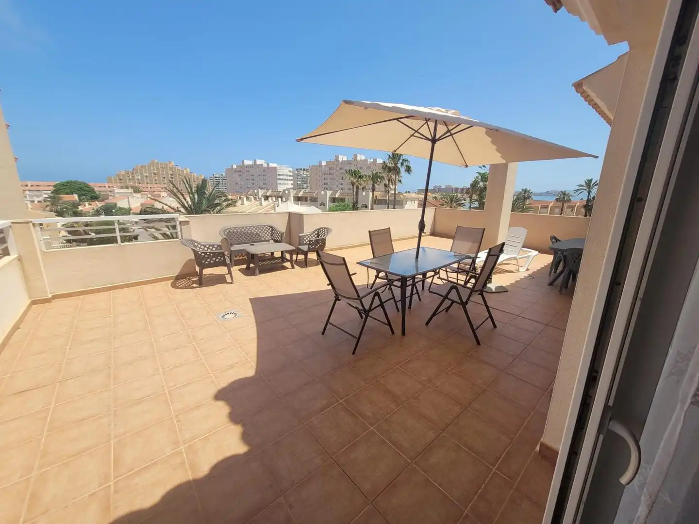 Terrasse von Dachboden zur Miete in La Manga del Mar Menor mit Klimaanlage, Heizung und Terrasse