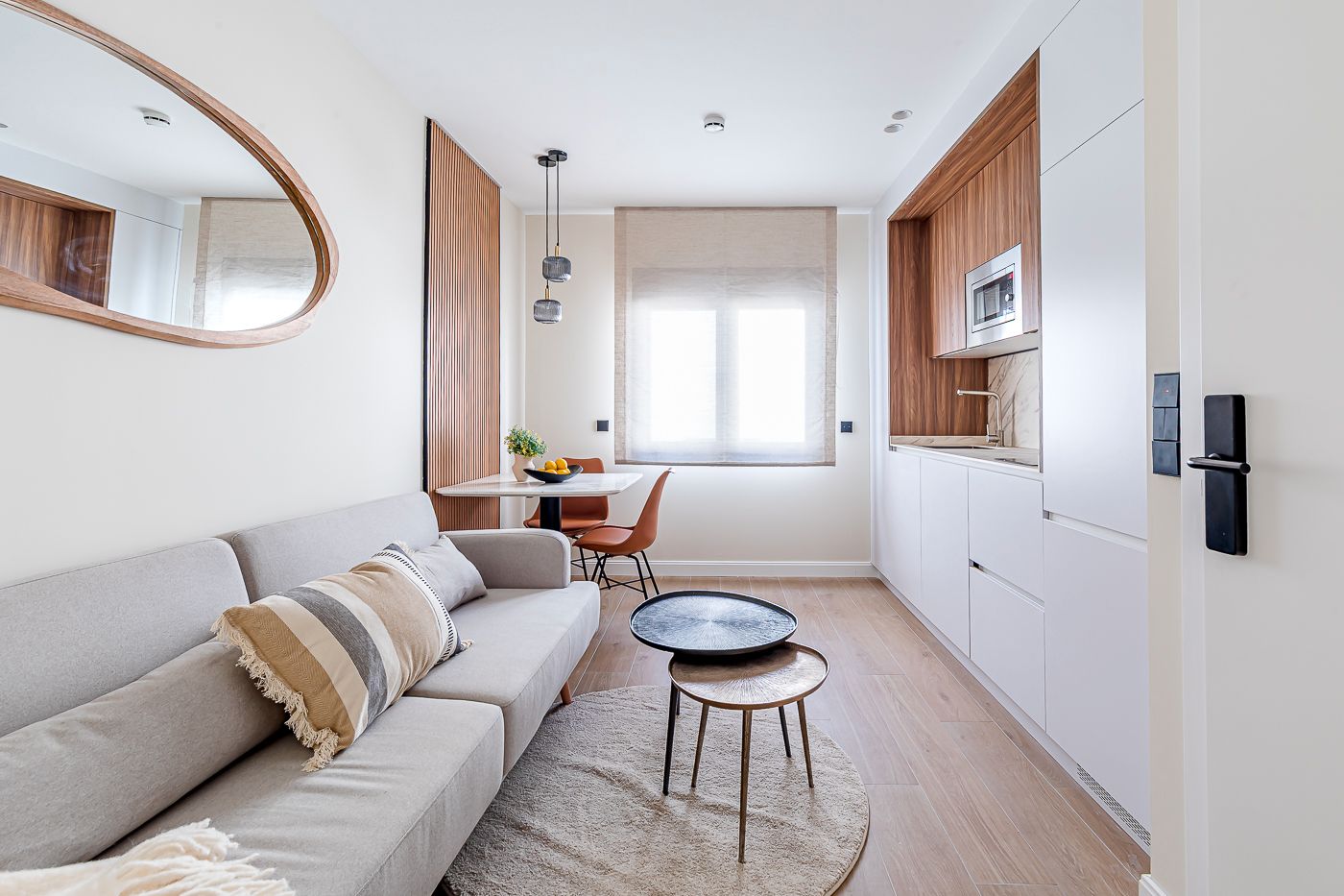 Sala d'estar de Apartament de lloguer en  Madrid Capital amb Aire condicionat, Calefacció i Terrassa