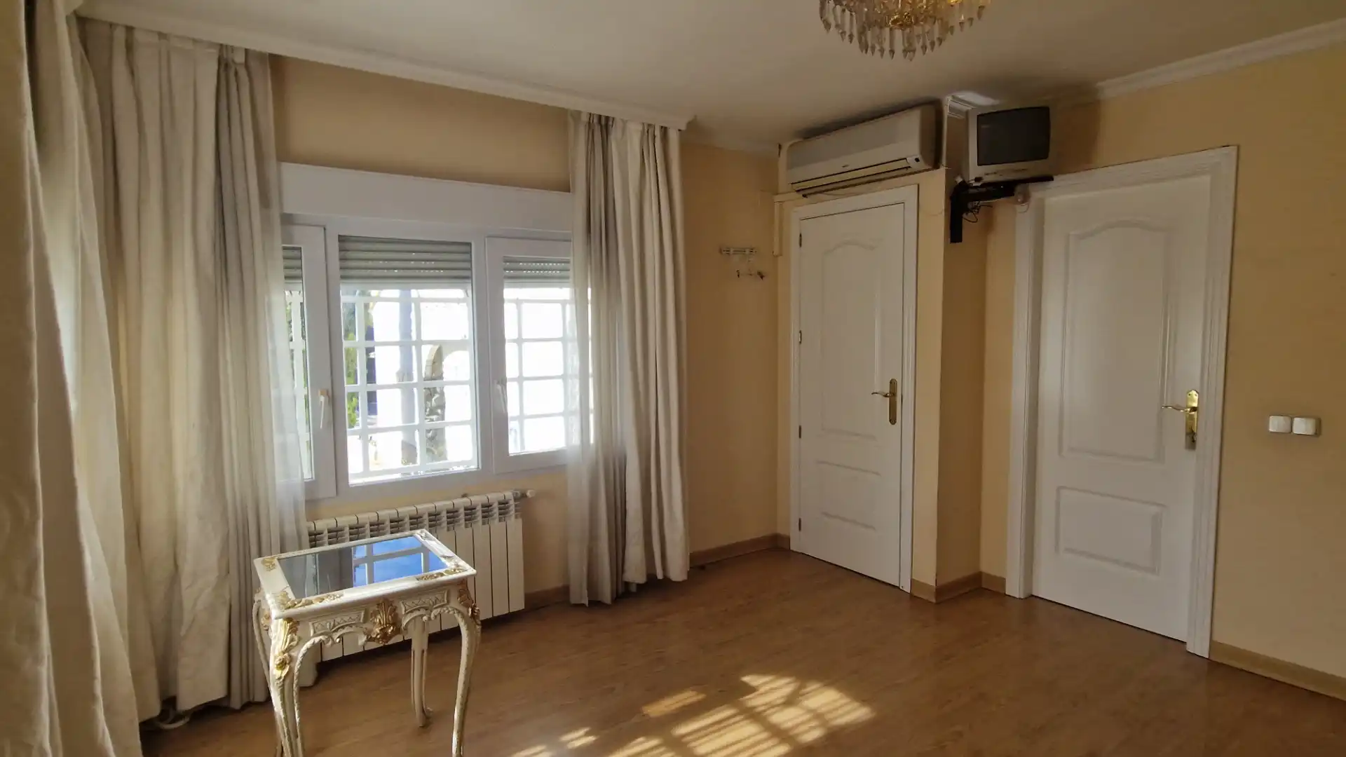 Habitación de Casa o chalet en venta en Villalbilla con Aire acondicionado, Calefacción y Jardín privado