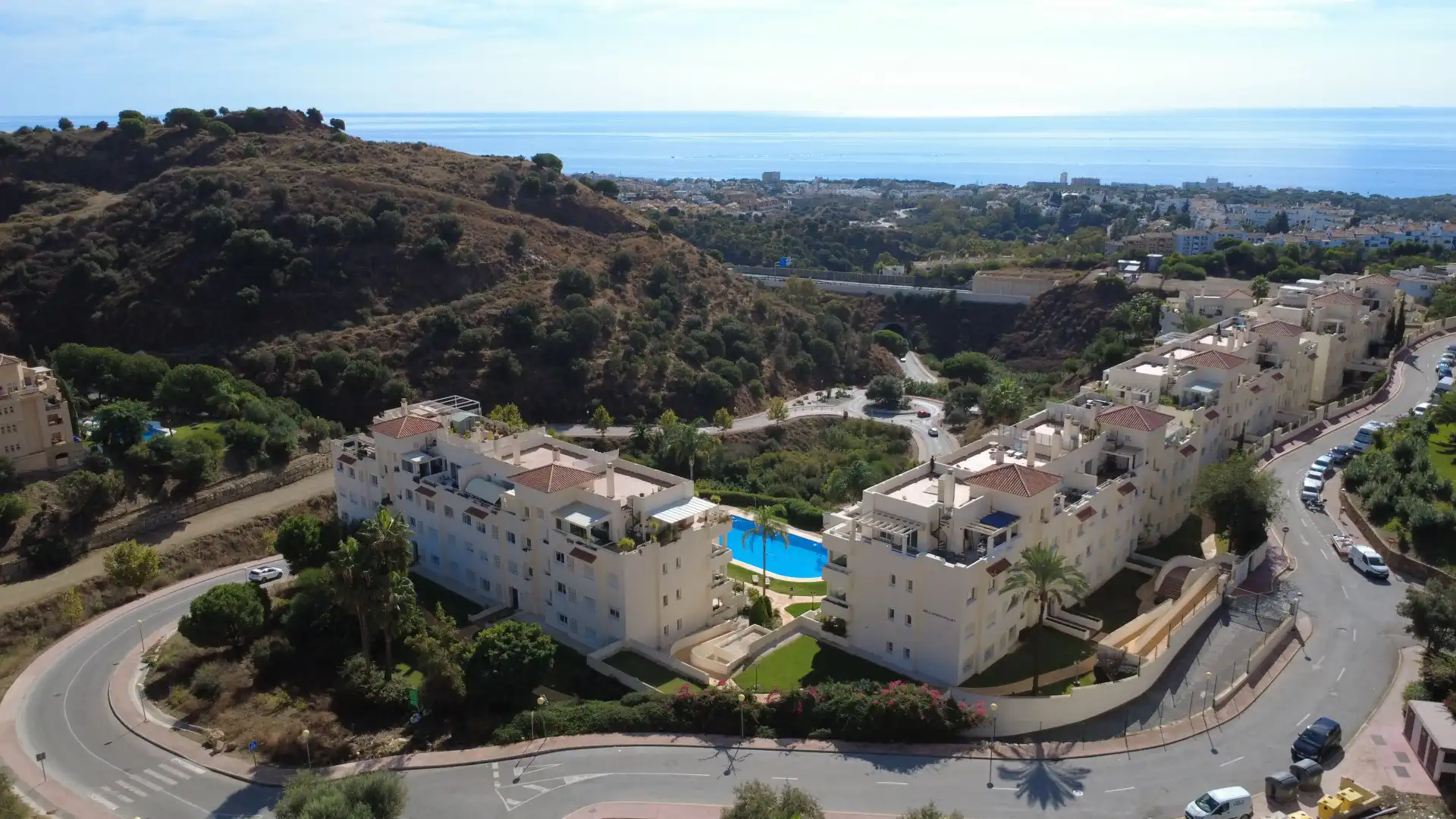 Vista exterior de Àtic en venda en Mijas amb Aire condicionat, Terrassa i Piscina