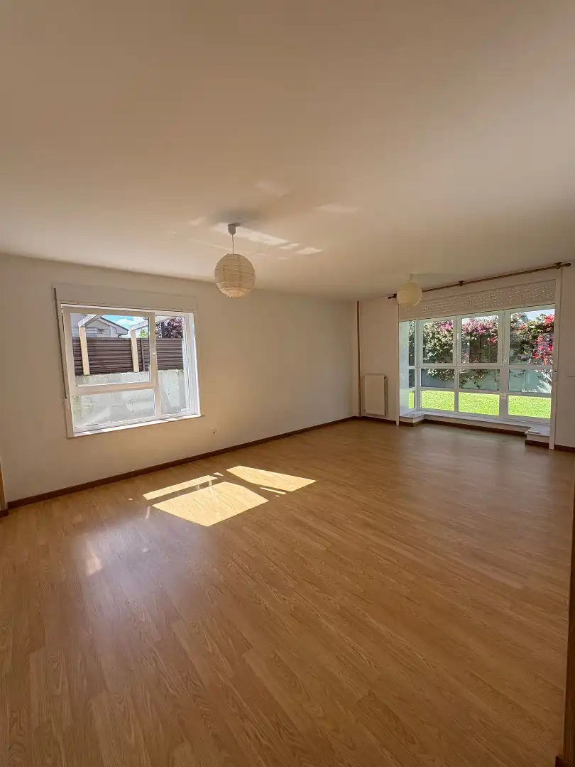 Living room of Houses for rent in Santiago de Compostela   with Heating, Private garden and Parquet flooring